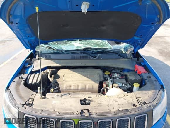 2021 Jeep Compass 80th Anniversary z VIN 3C4NJCEB3MT531703, wystawiony jako IAAI lot #42006349 z przebiegiem 73 876 mil mil oraz . Historia ofert i sprzedaży dostępna na DreamBid. Obrazek 10.