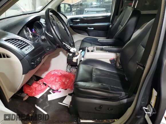 ✅ 2011 Chrysler Town & Country Touring L • VIN: 2A4RR8DG3BR630391 • Lot: 93017175. Wystawiony na Copart z przebiegiem 187 618 mil. Bezpłatny archiwum sprzedaży aukcyjnych z USA i szczegółowy raport historii pojazdu na DreamBid. Zdjęcie 7.