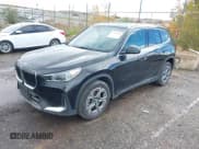 ✅ 2023 BMW X1 xDrive28i • VIN: WBX73EF03P5X45710 • Лот: 43715140. Опубликован ранее на IAAI с пробегом 17 921 миль. Бесплатный доступ к архиву аукционных продаж из США и подробный отчёт об истории автомобиля на DreamBid. Изображение 2.