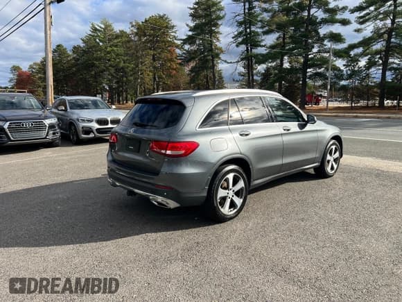 ✅ 2017 Mercedes-Benz GLC 300 • VIN: WDC0G4JB0HF127630 • Лот: 85416585. Опубликован ранее на Copart с пробегом 192 464 миль. Бесплатный доступ к архиву аукционных продаж из США и подробный отчёт об истории автомобиля на DreamBid. Изображение 4.