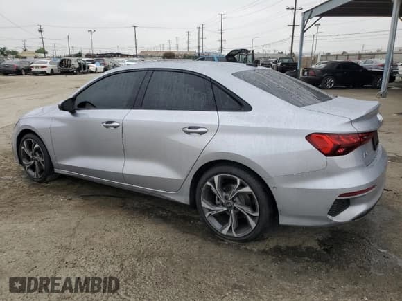 ✅ 2023 Audi A3 Premium • VIN: WAUGUDGY7PA143132 • Lot: 59781295. Wystawiony na Copart z przebiegiem 15 629 mil. Bezpłatny archiwum sprzedaży aukcyjnych z USA i szczegółowy raport historii pojazdu na DreamBid. Zdjęcie 2.