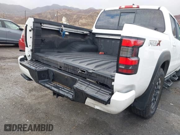 ✅ 2022 Nissan Frontier SV • VIN: 1N6ED1EJ4NN664827 • Lot: 41482273. Wystawiony na IAAI z przebiegiem 29 067 mil. Bezpłatny archiwum sprzedaży aukcyjnych z USA i szczegółowy raport historii pojazdu na DreamBid. Zdjęcie 6.