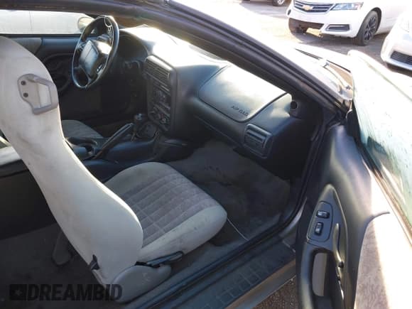 ✅ 2001 Chevrolet Camaro • VIN: 2G1FP32K112138192 • Lot: 43687290. Listed on IAAI with 107,114 mi. Free auction sales archive from the USA and detailed vehicle history report at DreamBid. Image 5.