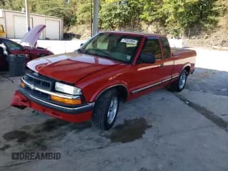 ✅ 2002 Chevrolet S-10 LS • VIN: 1GCCS19W328125227 • Лот: 71923304. Опубликован ранее на Copart с пробегом 146 872 миль. Бесплатный доступ к архиву аукционных продаж из США и подробный отчёт об истории автомобиля на DreamBid. Изображение 1.