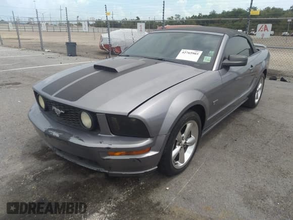 ✅ 2007 Ford Mustang GT Deluxe • VIN: 1ZVHT85HX75217623 • Lot: 42765903. Wystawiony na IAAI z przebiegiem 122 420 mil. Bezpłatny archiwum sprzedaży aukcyjnych z USA i szczegółowy raport historii pojazdu na DreamBid. Zdjęcie 2.