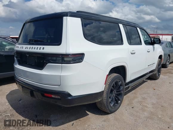 ✅ 2024 Jeep Grand Wagoneer Series II • VIN: 1C4SJSFP4RS127115 • Lot: 42097396. Listed on IAAI with 45,680 mi. Free auction sales archive from the USA and detailed vehicle history report at DreamBid. Image 4.