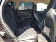 ✅ 2023 Lincoln Corsair Standard • VIN: 5LMCJ1CA3PUL10188 • Lot: 56958585. Wystawiony na Copart z przebiegiem 14 418 mil. Bezpłatny archiwum sprzedaży aukcyjnych z USA i szczegółowy raport historii pojazdu na DreamBid. Zdjęcie 11.