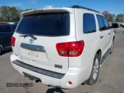 ✅ 2010 Toyota Sequoia Platinum • VIN: 5TDYY5G12AS025620 • Lot: 43660913. Wystawiony na IAAI z przebiegiem 407 802 mil. Bezpłatny archiwum sprzedaży aukcyjnych z USA i szczegółowy raport historii pojazdu na DreamBid. Zdjęcie 4.
