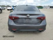✅ 2018 Alfa Romeo Giulia Ti Sport • VIN: ZARFAECN6J7583264 • Lot: 86291855. Wystawiony na Copart z przebiegiem 101 756 mil. Bezpłatny archiwum sprzedaży aukcyjnych z USA i szczegółowy raport historii pojazdu na DreamBid. Zdjęcie 6.