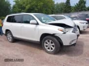 ✅ 2013 Toyota Highlander Plus • VIN: 5TDBK3EH7DS243892 • Lot: 42830358. Listed on IAAI with Not provided. Free auction sales archive from the USA and detailed vehicle history report at DreamBid. Image 1.