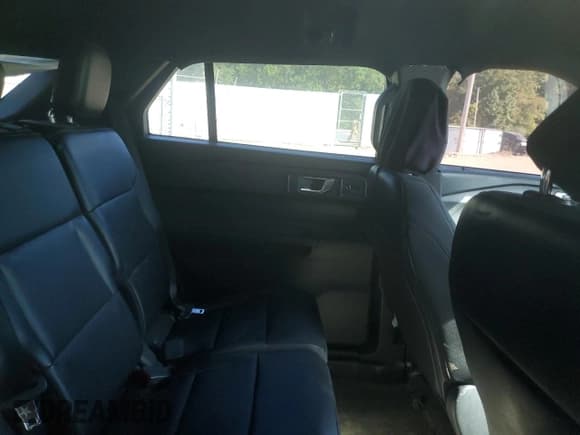 ✅ 2021 Ford Police Interceptor Utility • VIN: 1FM5K8AB5MGC02369 • Lot: 76667864. Wystawiony na Copart z przebiegiem 36 173 mil. Bezpłatny archiwum sprzedaży aukcyjnych z USA i szczegółowy raport historii pojazdu na DreamBid. Zdjęcie 11.