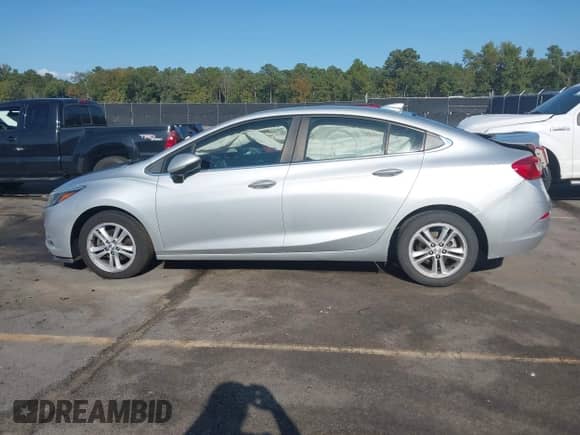 2016 Chevrolet Cruze LT z VIN 1G1BE5SM6G7266382, wystawiony jako IAAI lot #43297841 z przebiegiem 182 239 mil mil oraz . Historia ofert i sprzedaży dostępna na DreamBid. Obrazek 14.