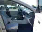 2024 Hyundai Kona SE z VIN KM8HA3AB7RU106593, wystawiony jako IAAI lot #43065618 z przebiegiem 16 699 mil mil oraz . Historia ofert i sprzedaży dostępna na DreamBid. Obrazek 5.