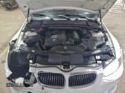 ✅ 2011 BMW 3 Series 328i • VIN: WBAKE5C52BE432199 • Лот: 92902275. Опубликован ранее на Copart с пробегом 152 860 миль. Бесплатный доступ к архиву аукционных продаж из США и подробный отчёт об истории автомобиля на DreamBid. Изображение 11.