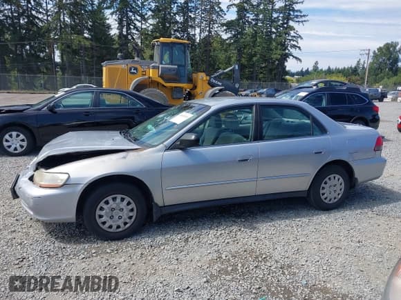 ✅ 2002 Honda Accord VP • VIN: 1HGCF86642A173265 • Lot: 43033315. Listed on IAAI with 187,894 mi. Free auction sales archive from the USA and detailed vehicle history report at DreamBid. Image 14.