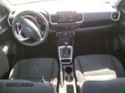 ✅ 2021 Hyundai Venue SE • VIN: KMHRB8A39MU073709 • Lot: 82390575. Wystawiony na Copart z przebiegiem 76 779 mil. Bezpłatny archiwum sprzedaży aukcyjnych z USA i szczegółowy raport historii pojazdu na DreamBid. Zdjęcie 8.