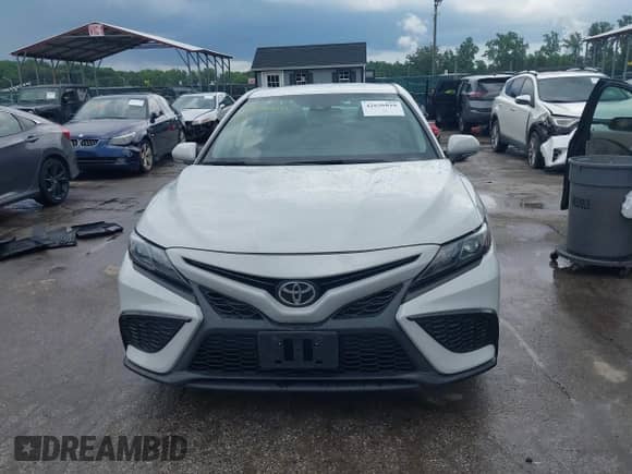 2022 Toyota Camry SE with VIN 4T1G11BK7NU047795, listed as a IAAI auction lot 42636810 with 59,439 mi miles and . Bid and sale history available at DreamBid. Image 12.