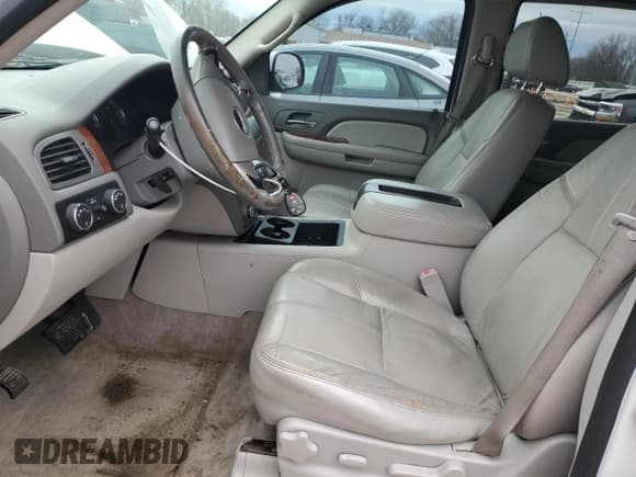 ✅ 2008 GMC Yukon SLT 4SA • VIN: 1GKFK13068J202051 • Lot: 43510655. Wystawiony na Copart z przebiegiem 176 853 mil. Bezpłatny archiwum sprzedaży aukcyjnych z USA i szczegółowy raport historii pojazdu na DreamBid. Zdjęcie 7.