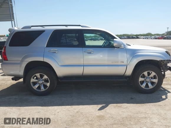 ✅ 2007 Toyota 4Runner Limited • VIN: JTEBT17R978042524 • Lot: 42257933. Listed on IAAI with 262,304 mi. Free auction sales archive from the USA and detailed vehicle history report at DreamBid. Image 14.
