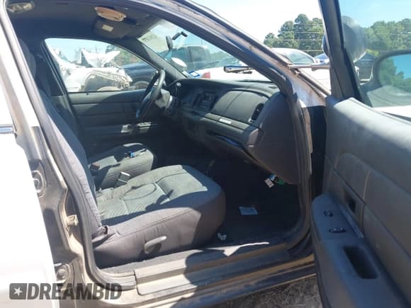 ✅ 2003 Ford Police Interceptor Street Appear • VIN: 2FAHP71W23X179762 • Lot: 42802650. Listed on IAAI with 107,635 mi. Free auction sales archive from the USA and detailed vehicle history report at DreamBid. Image 5.