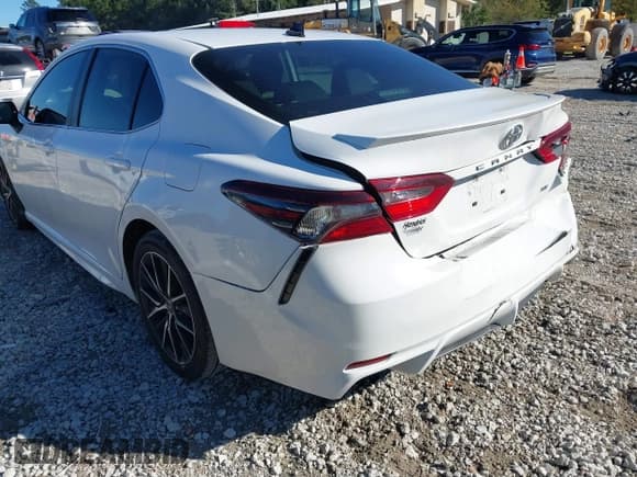 ✅ 2024 Toyota Camry SE • VIN: 4T1T11AK2RU894195 • Лот: 43476246. Опубликован ранее на IAAI с пробегом 31 098 миль. Бесплатный доступ к архиву аукционных продаж из США и подробный отчёт об истории автомобиля на DreamBid. Изображение 3.