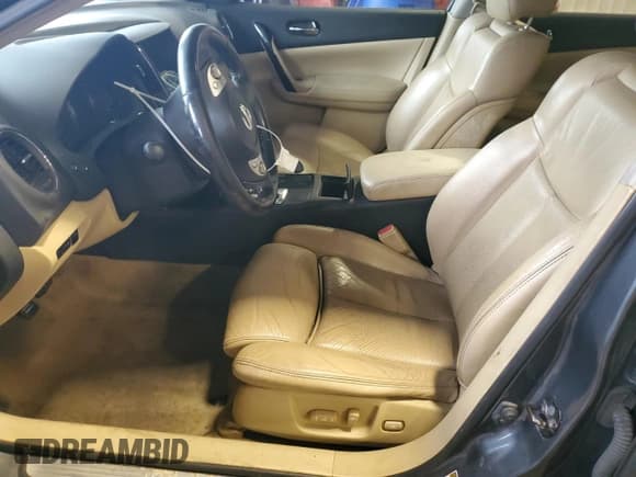 ✅ 2010 Nissan Maxima S • VIN: 1N4AA5AP3AC800713 • Lot: 84176475. Wystawiony na Copart z przebiegiem 199 674 mil. Bezpłatny archiwum sprzedaży aukcyjnych z USA i szczegółowy raport historii pojazdu na DreamBid. Zdjęcie 7.