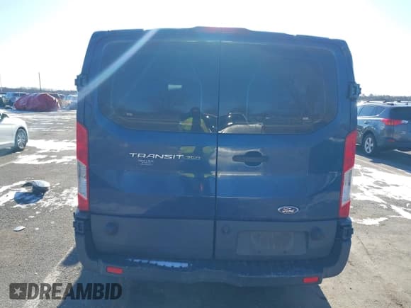 ✅ 2015 Ford Transit XL • VIN: 1FBZX2YM8FKB18966 • Lot: 41638793. Wystawiony na IAAI z przebiegiem 166 456 mil. Bezpłatny archiwum sprzedaży aukcyjnych z USA i szczegółowy raport historii pojazdu na DreamBid. Zdjęcie 16.