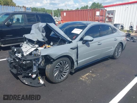 ✅ 2025 Hyundai Sonata Limited • VIN: KMHL54JJ4SA127145 • Лот: 43284994. Опубликован ранее на IAAI с пробегом 3 785 миль. Бесплатный доступ к архиву аукционных продаж из США и подробный отчёт об истории автомобиля на DreamBid. Изображение 2.