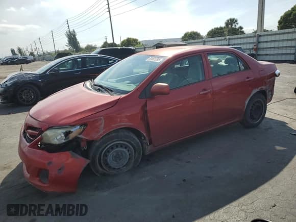 ✅ 2013 Toyota Corolla L • VIN: 5YFBU4EE5DP200733 • Lot: 92061265. Wystawiony na Copart z przebiegiem 192 105 mil. Bezpłatny archiwum sprzedaży aukcyjnych z USA i szczegółowy raport historii pojazdu na DreamBid. Zdjęcie 1.