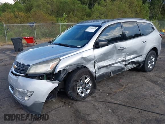 ✅ 2017 Chevrolet Traverse LS • VIN: 1GNKRFED7HJ233366 • Lot: 43344926. Wystawiony na IAAI z przebiegiem 152 354 mil. Bezpłatny archiwum sprzedaży aukcyjnych z USA i szczegółowy raport historii pojazdu na DreamBid. Zdjęcie 2.
