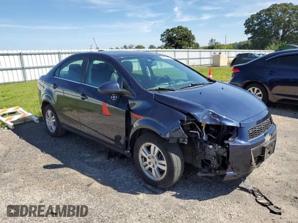 2016 Chevrolet Sonic LT z VIN 1G1JC5SH9G4158053, wystawiony jako Copart lot #69620014 z przebiegiem 87 671 mil mil oraz Czysty tytuł • Clean title. Historia ofert i sprzedaży dostępna na DreamBid. Obrazek 4.