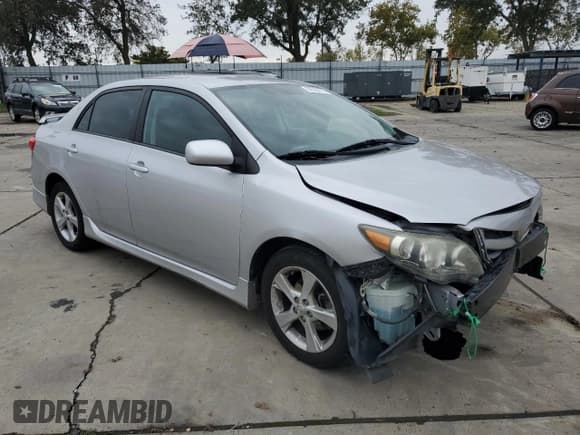 ✅ 2011 Toyota Corolla S • VIN: 2T1BU4EE4BC605009 • Lot: 92760115. Wystawiony na Copart z przebiegiem 123 461 mil. Bezpłatny archiwum sprzedaży aukcyjnych z USA i szczegółowy raport historii pojazdu na DreamBid. Zdjęcie 4.