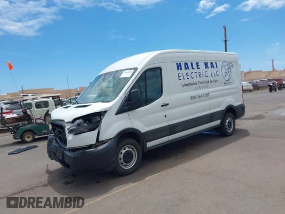 ✅ 2019 Ford Transit • VIN: 1FTYR2CM8KKB76756 • Lot: 42015010. Wystawiony na IAAI z przebiegiem 97 250 mil. Bezpłatny archiwum sprzedaży aukcyjnych z USA i szczegółowy raport historii pojazdu na DreamBid. Zdjęcie 2.