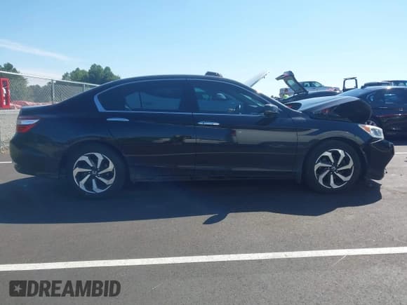 ✅ 2017 Honda Accord EX-L • VIN: 1HGCR3F8XHA040241 • Lot: 43171595. Listed on IAAI with 143,962 mi. Free auction sales archive from the USA and detailed vehicle history report at DreamBid. Image 14.