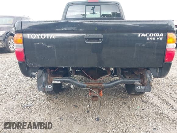 ✅ 2004 Toyota Tacoma • VIN: 5TEWN72N84Z353394 • Lot: 43134727. Wystawiony na IAAI z przebiegiem 181 040 mil. Bezpłatny archiwum sprzedaży aukcyjnych z USA i szczegółowy raport historii pojazdu na DreamBid. Zdjęcie 6.