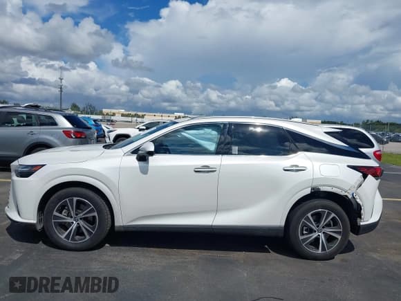 ✅ 2024 Lexus RX 350 • VIN: JTJCHMAA6R2016707 • Lot: 43403782. Listed on IAAI with 35,588 mi. Free auction sales archive from the USA and detailed vehicle history report at DreamBid. Image 14.