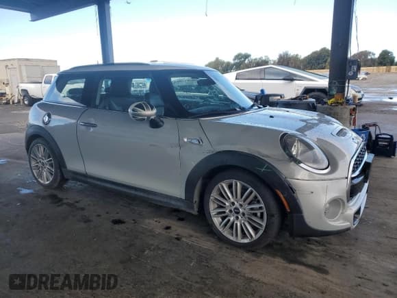 ✅ 2014 MINI Hardtop S • VIN: WMWXM7C57ET926496 • Lot: 92811925. Wystawiony na Copart z przebiegiem 54 434 mil. Bezpłatny archiwum sprzedaży aukcyjnych z USA i szczegółowy raport historii pojazdu na DreamBid. Zdjęcie 4.