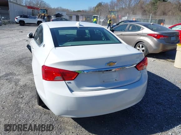 ✅ 2015 Chevrolet Impala LT • VIN: 2G1125S35F9186242 • Лот: 43653091. Опубликован ранее на IAAI с пробегом 259 518 миль. Бесплатный доступ к архиву аукционных продаж из США и подробный отчёт об истории автомобиля на DreamBid. Изображение 16.