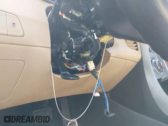 ✅ 2013 Hyundai Elantra GLS • VIN: 5NPDH4AE9DH445213 • Lot: 41818709. Listed on IAAI with 149,985 mi. Free auction sales archive from the USA and detailed vehicle history report at DreamBid. Image 17.