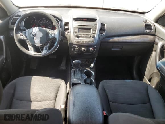 ✅ 2014 Kia Sorento LX • VIN: 5XYKT4A76EG512107 • Lot: 80122125. Wystawiony na Copart z przebiegiem 133 521 mil. Bezpłatny archiwum sprzedaży aukcyjnych z USA i szczegółowy raport historii pojazdu na DreamBid. Zdjęcie 8.