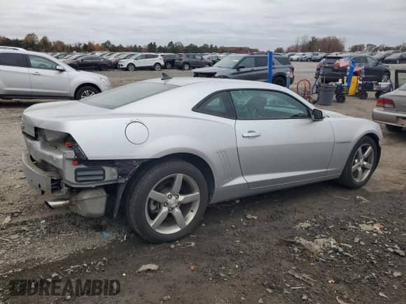 2010 Chevrolet Camaro 2LT с VIN 2G1FC1EV0A9223585, выставлен на аукционе Copart как лот 90347405 с пробегом 40 562 миль миль и Списание • Salvage title. История ставок и продаж доступна на DreamBid. Изображение 3.