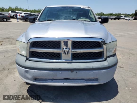 ✅ 2010 Dodge 1500 ST • VIN: 1D7RV1GT8AS110188 • Lot: 59577965. Wystawiony na Copart z przebiegiem 229 355 mil. Bezpłatny archiwum sprzedaży aukcyjnych z USA i szczegółowy raport historii pojazdu na DreamBid. Zdjęcie 5.
