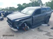 ✅ 2025 Toyota 4Runner SR5 • VIN: JTEVA5BR3S5002046 • Лот: 42694842. Опубликован ранее на IAAI с пробегом 718 миль. Бесплатный доступ к архиву аукционных продаж из США и подробный отчёт об истории автомобиля на DreamBid. Изображение 2.