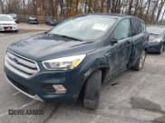 ✅ 2019 Ford Escape SE • VIN: 1FMCU0GD5KUB97930 • Lot: 43737106. Wystawiony na IAAI z przebiegiem 181 175 mil. Bezpłatny archiwum sprzedaży aukcyjnych z USA i szczegółowy raport historii pojazdu na DreamBid. Zdjęcie 17.
