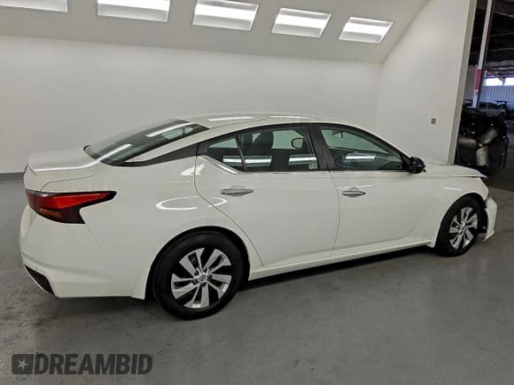 ✅ 2024 Nissan Altima S • VIN: 1N4BL4BV6RN426328 • Lot: 93882575. Listed on Copart with 29,874 mi. Free auction sales archive from the USA and detailed vehicle history report at DreamBid. Image 3.