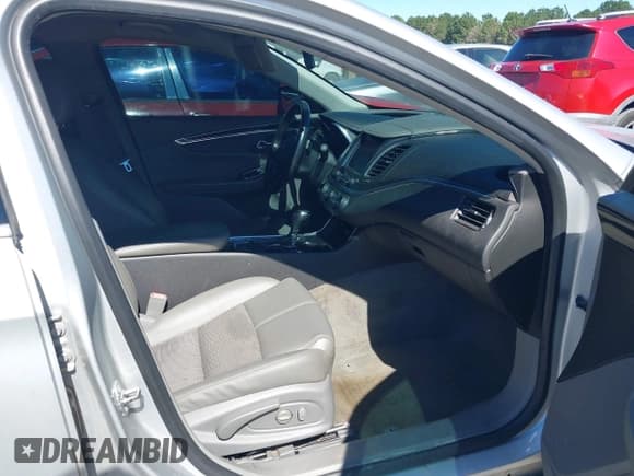 ✅ 2018 Chevrolet Impala LT • VIN: 2G1105SA6J9154235 • Lot: 43442358. Wystawiony na IAAI z przebiegiem 164 962 mil. Bezpłatny archiwum sprzedaży aukcyjnych z USA i szczegółowy raport historii pojazdu na DreamBid. Zdjęcie 5.