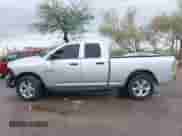 2018 Ram 1500 Tradesman z VIN 1C6RR6FG0JS280326, wystawiony jako IAAI lot #43422781 z przebiegiem 89 435 mil mil oraz . Historia ofert i sprzedaży dostępna na DreamBid. Obrazek 15.