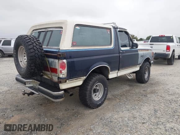 ✅ 1990 Ford Bronco • VIN: 1FMEU15H9LLA88799 • Лот: 43571005. Опубликован ранее на IAAI с пробегом 10 180 миль. Бесплатный доступ к архиву аукционных продаж из США и подробный отчёт об истории автомобиля на DreamBid. Изображение 4.