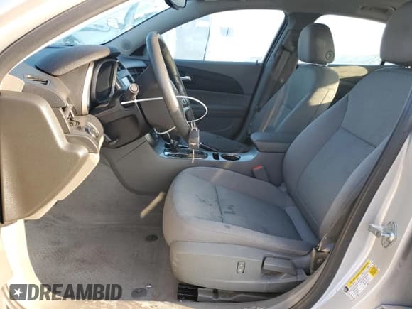✅ 2015 Chevrolet Malibu LS • VIN: 1G11B5SL9FF128061 • Lot: 90267445. Listed on Copart with 64,012 mi. Free auction sales archive from the USA and detailed vehicle history report at DreamBid. Image 7.