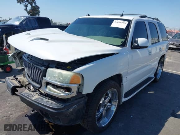 ✅ 2004 GMC Yukon Denali • VIN: 1GKEK63U44J251805 • Lot: 43050179. Listed on IAAI with 178,230 mi. Free auction sales archive from the USA and detailed vehicle history report at DreamBid. Image 17.